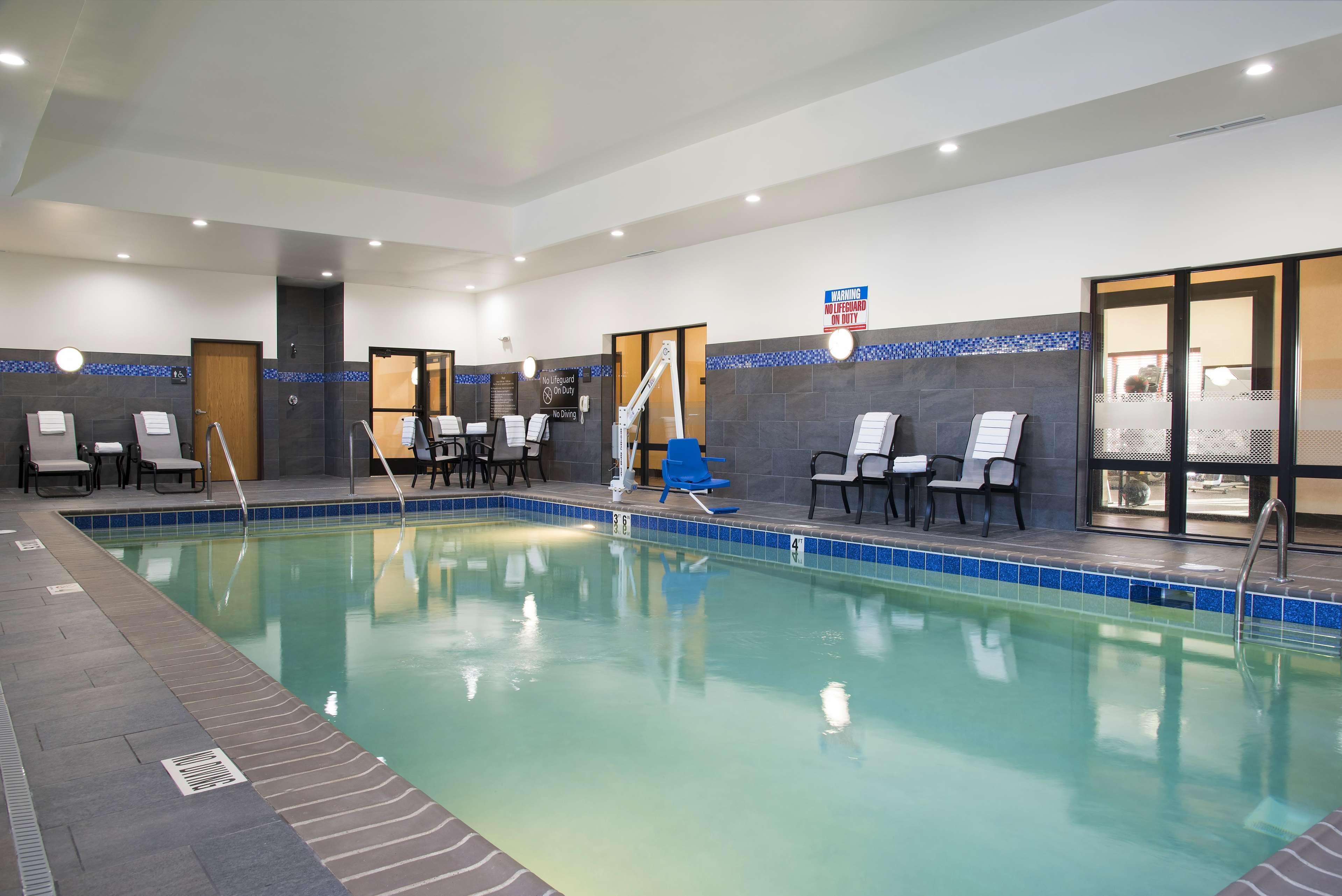 Hampton Inn Kalamazoo Exterior photo