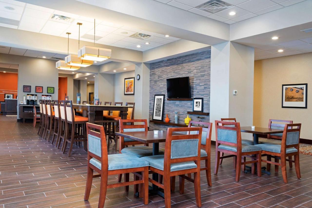 Hampton Inn Kalamazoo Exterior photo